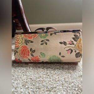 Beautiful Vintage Floral Clutch Bag - Multicolor